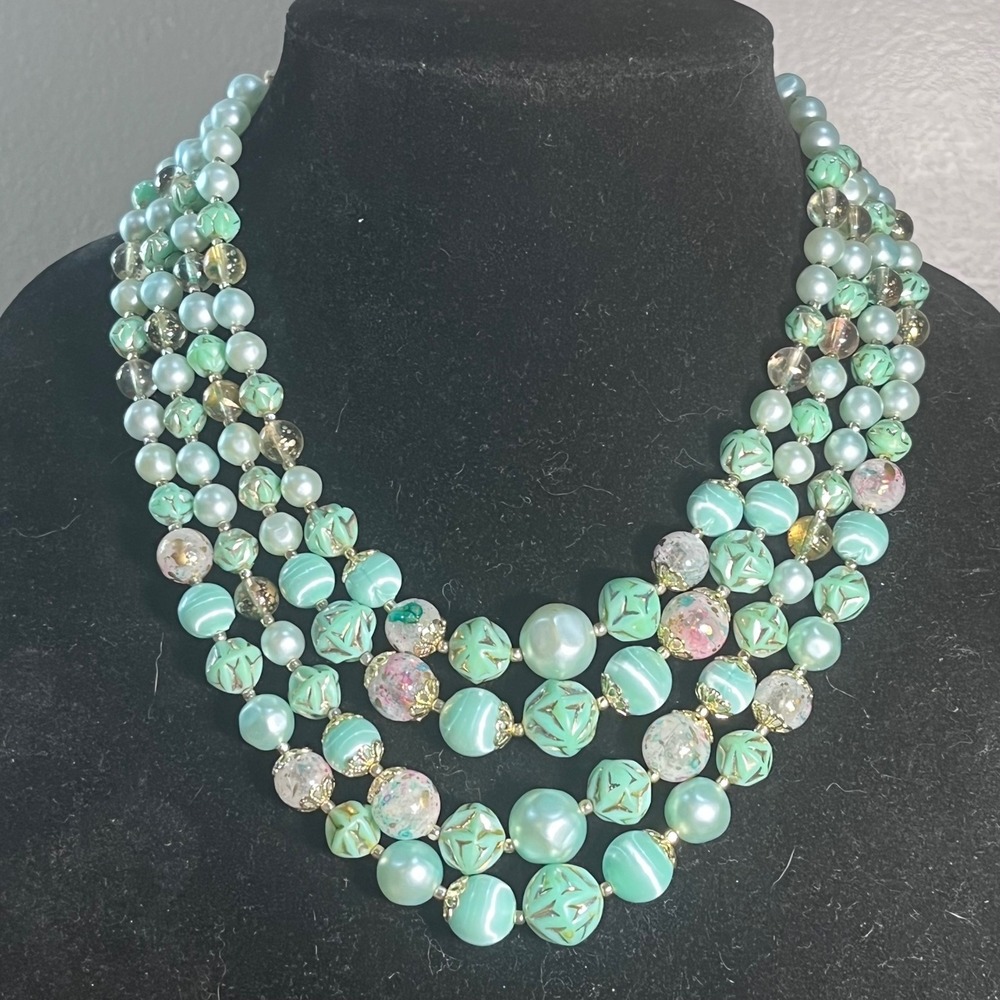 Vtg Mint Green Triple Strand Faux Pearl Art Glass Bead Necklace 16" Adj